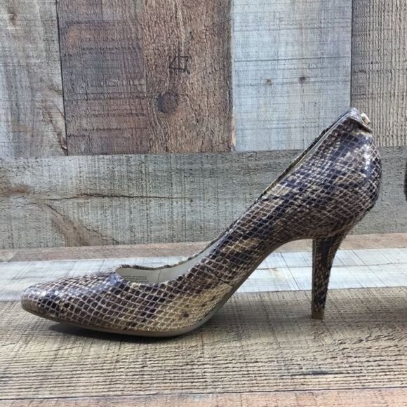 MICHAEL Michael‎ Kors Tan Snake Print Pumps Womens 6M Pointed Toe Heels - Picture 4 of 13